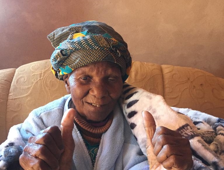 KwaBhaca woman, 118, gets the jab.