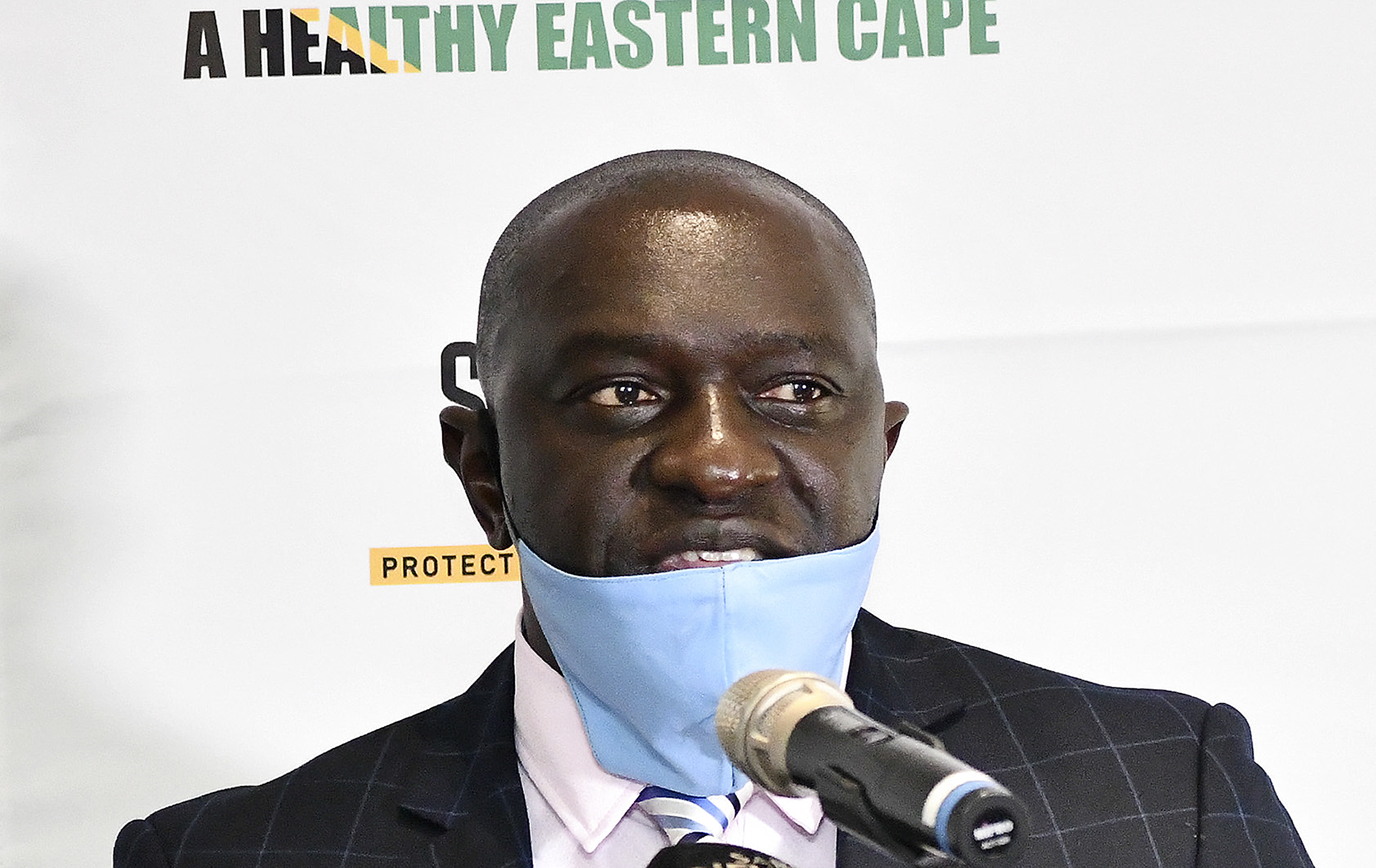 MEC GADE TO HANDOVER SCHOOL BUSSES