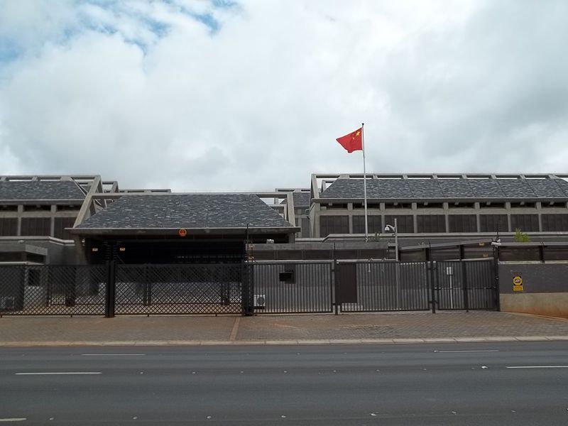 CHINESE EMBASSY DONATES R500 000 TO THE DEPARTMENT OF SOCIAL DEVELOPMENT TOWARDS FOOD PARCELS IN SOUTH AFRICA