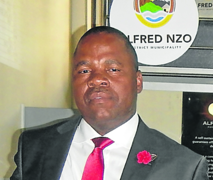 BAKHALA ESIMANTSHIYANE NGOKUBEKWA KUKAMEHLOMAKHULU NJENGOSIHLALO WECOUNCIL