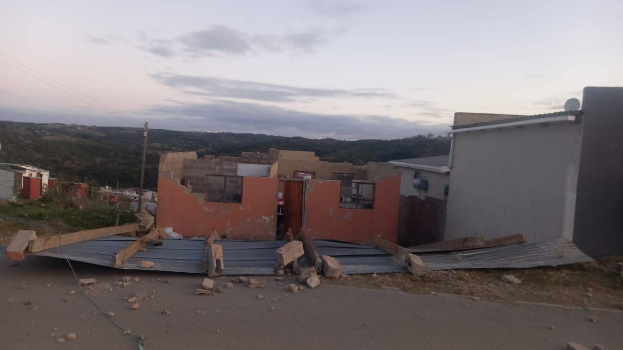 Strong winds kill two in East London