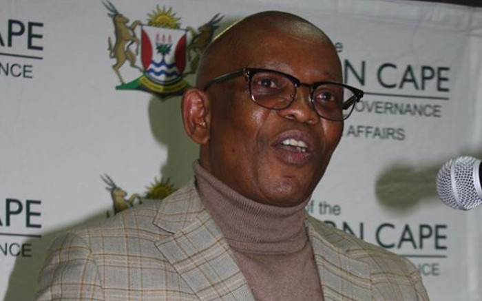 EASTERN CAPE MEC FOR TRANSPORT COMMITS IN BUILDING A BUS AND TAXI RANK AT KWABACA
