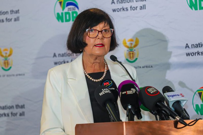 Transport minister wants to ban alcohol while driving