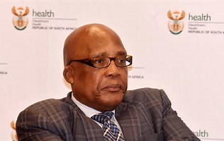 Health Minister Aaron Motsoaledi visits grieving family after fatal N1 crash in Limpopo