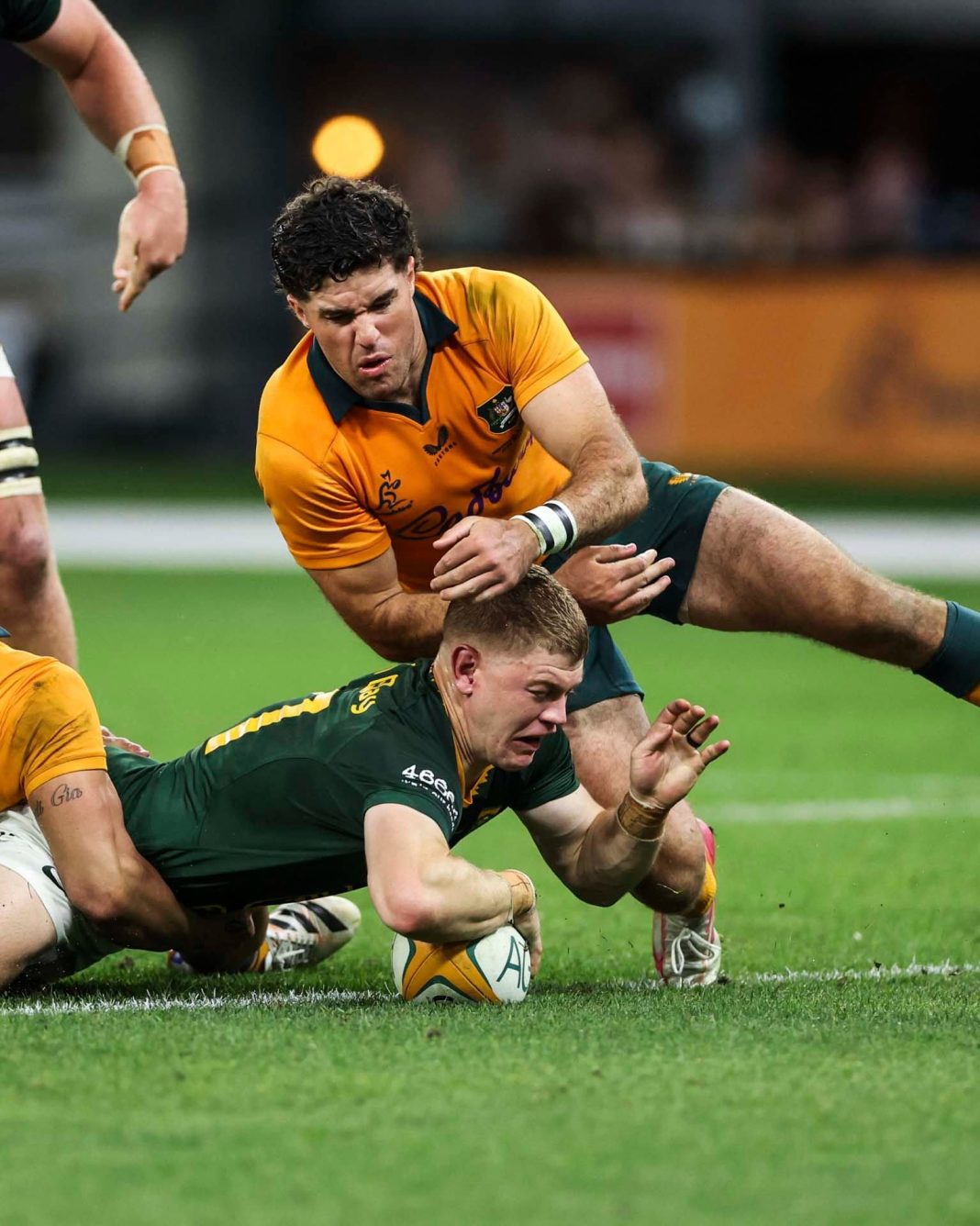 Wallabies edge Springboks in Perth thriller